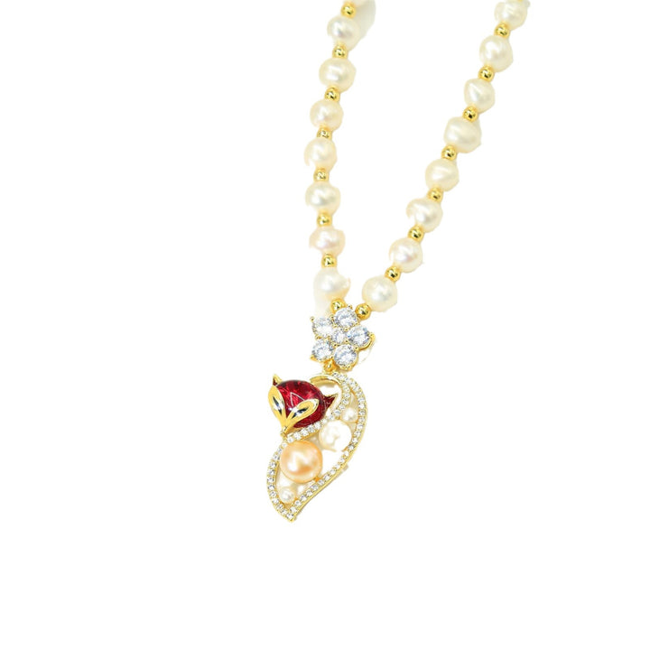 Red fox pearl light luxury necklace
