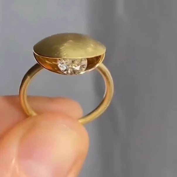 Gold Shell Ring with Zircon