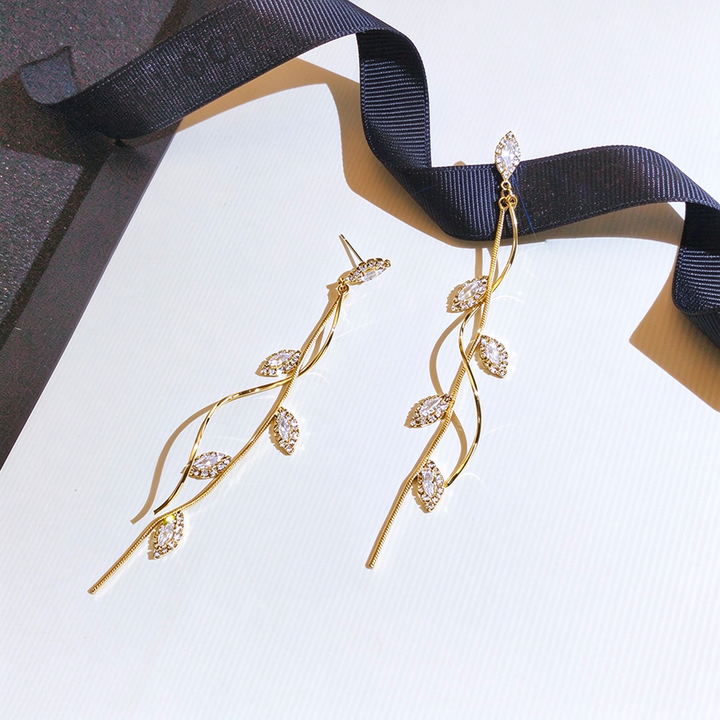 Sparkling Leaf Vine Drop Earrings