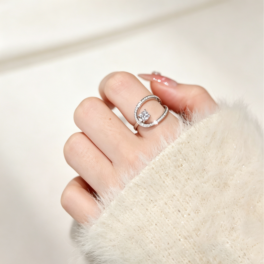 Twisted Halo CZ Ring