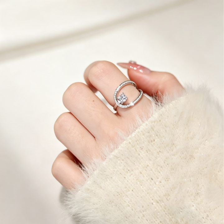 Twisted Halo CZ Ring
