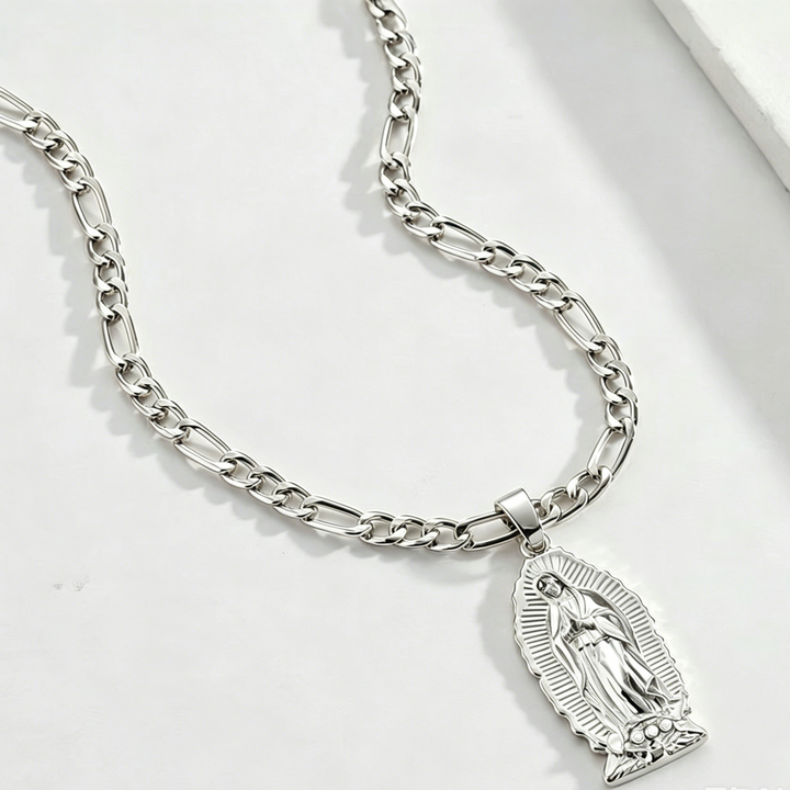 Zirconia Head Pendant Chain Necklace