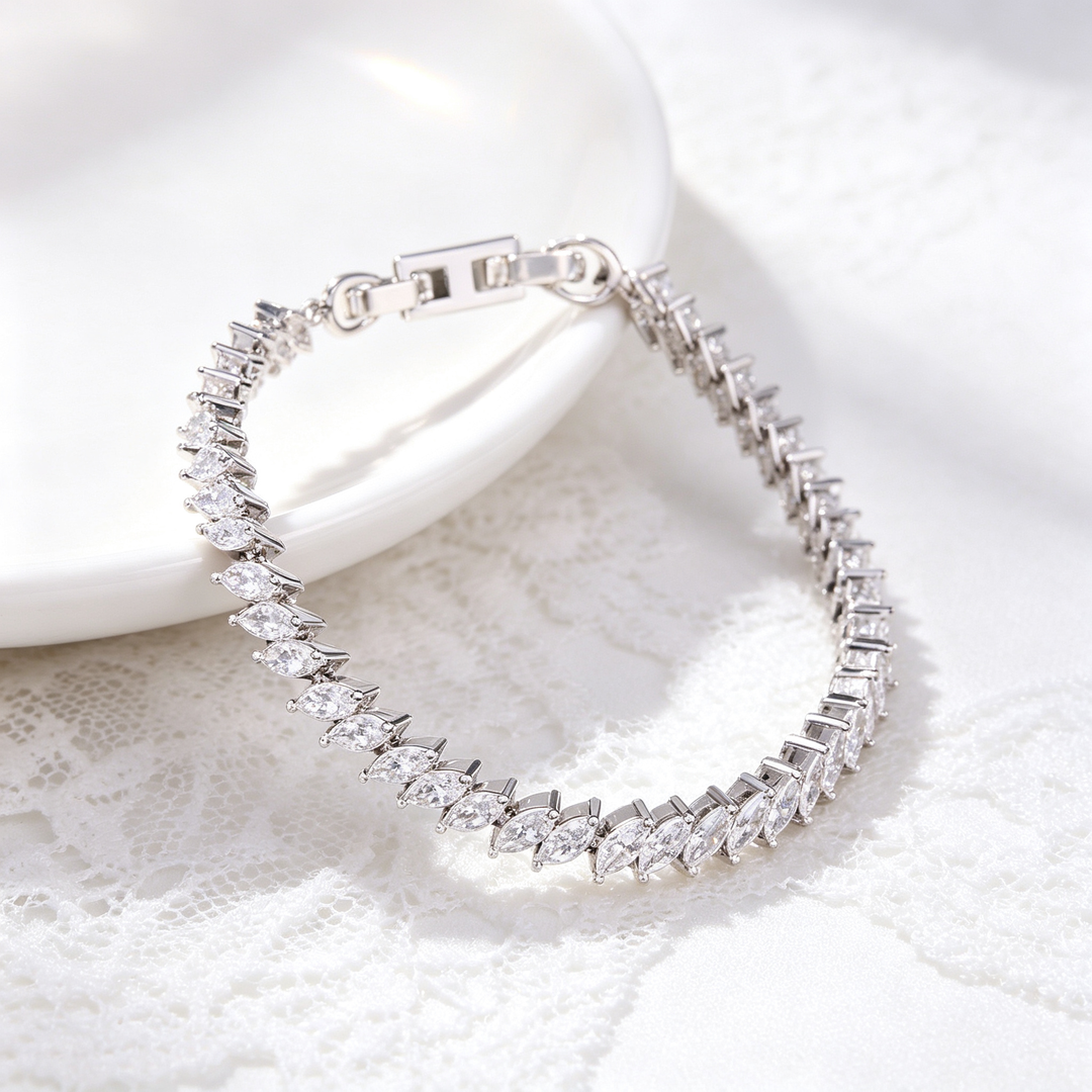 Leaf Cut Zircon Inlaid Chain Bracelet