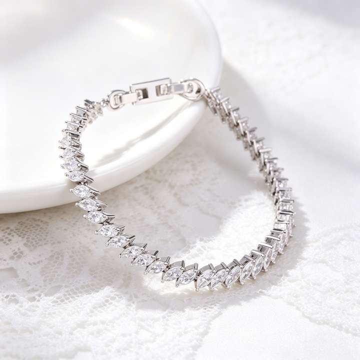 Leaf Cut Zircon Inlaid Chain Bracelet