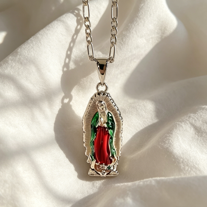 Zirconia Head Pendant Chain Necklace