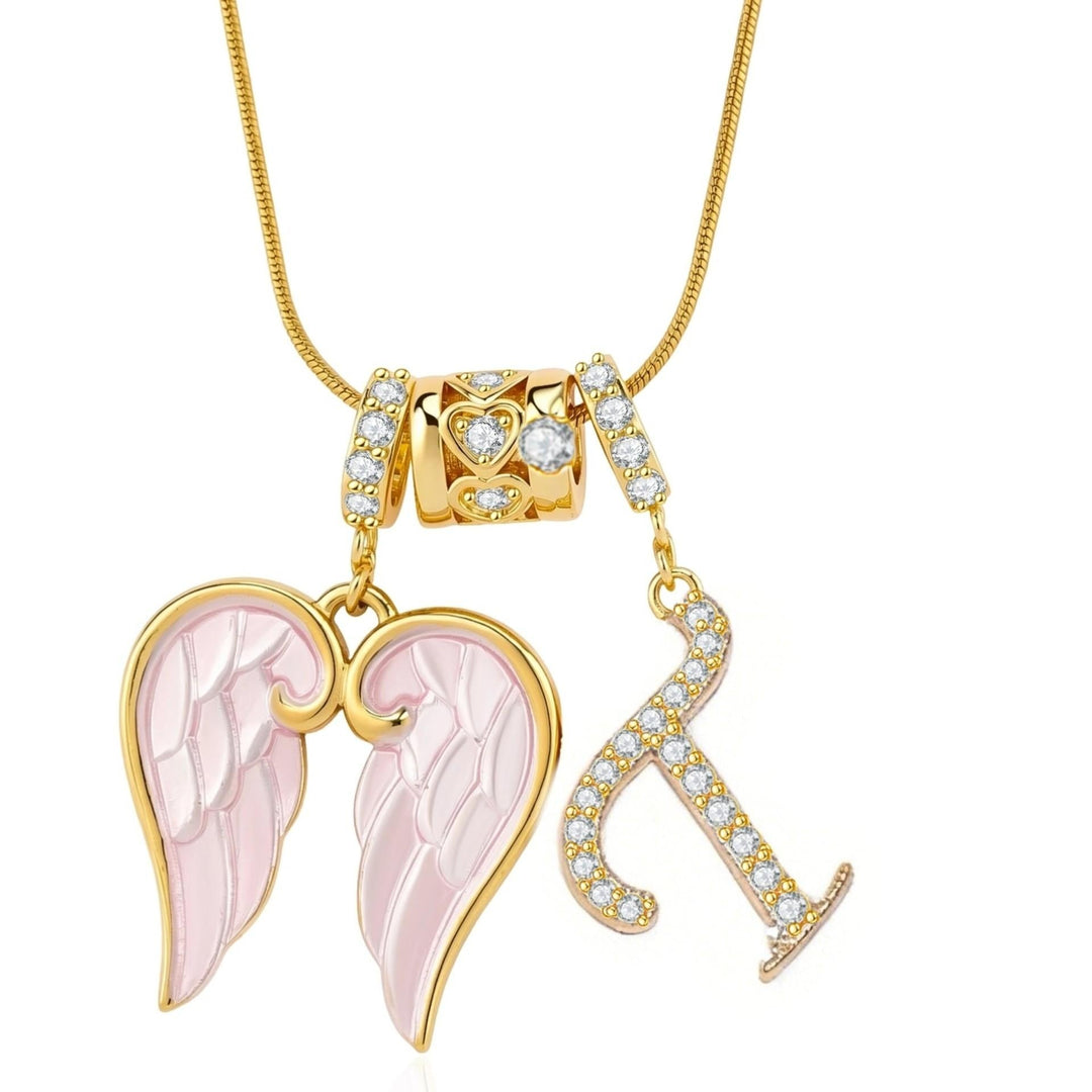 Elegant and Luxurious Gold Pendant Necklace