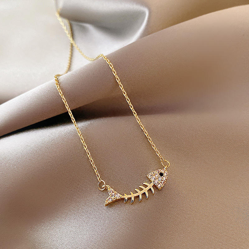 Fashion Inlaid Zircon Fish Bone Necklace