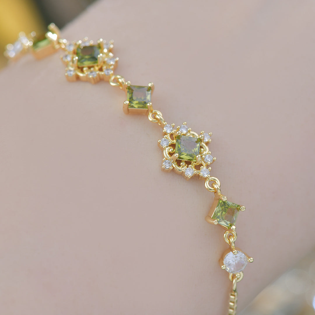 Luxurious Zircon Geometric Court Bracelet