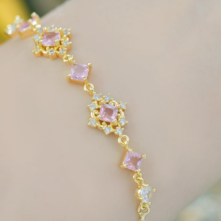 Luxurious Zircon Geometric Court Bracelet