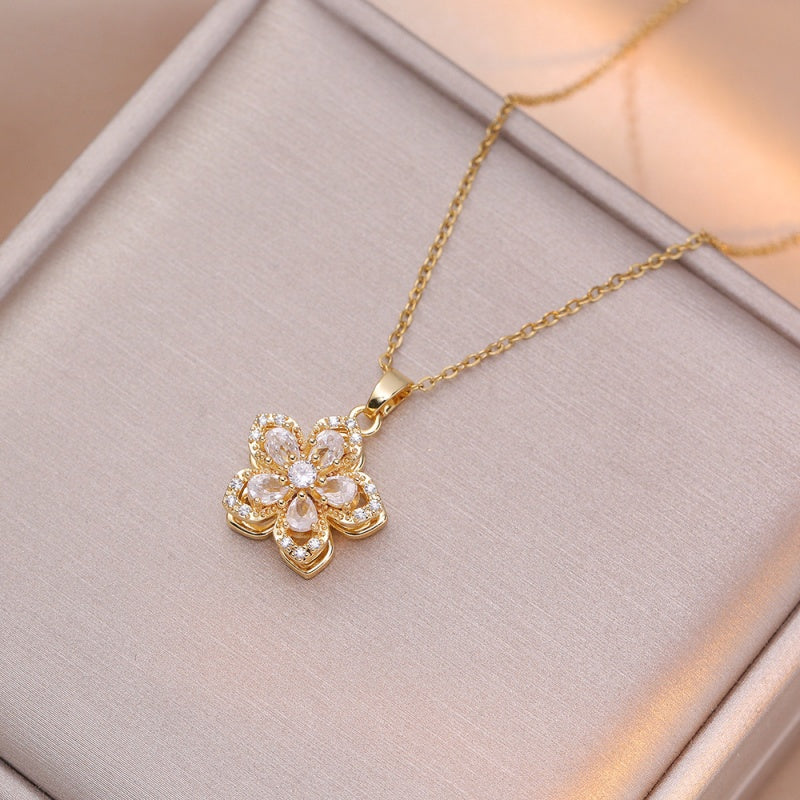 Blooming Zircon Rotation Flower Necklace